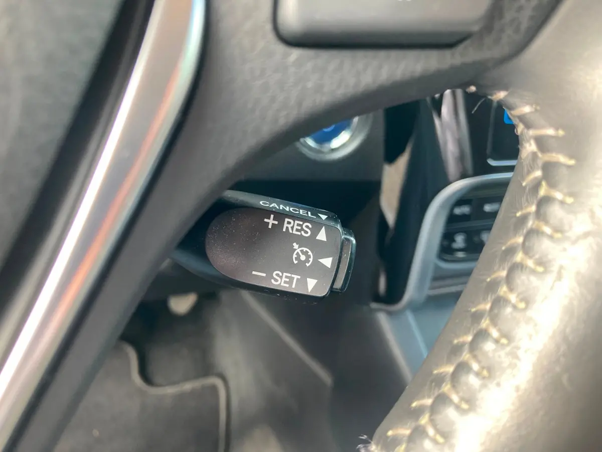 1.8 Hybrid Trend Airco | Camera | Cruise Control | DAB | LMV 16" | Pano | Trekhaak |
