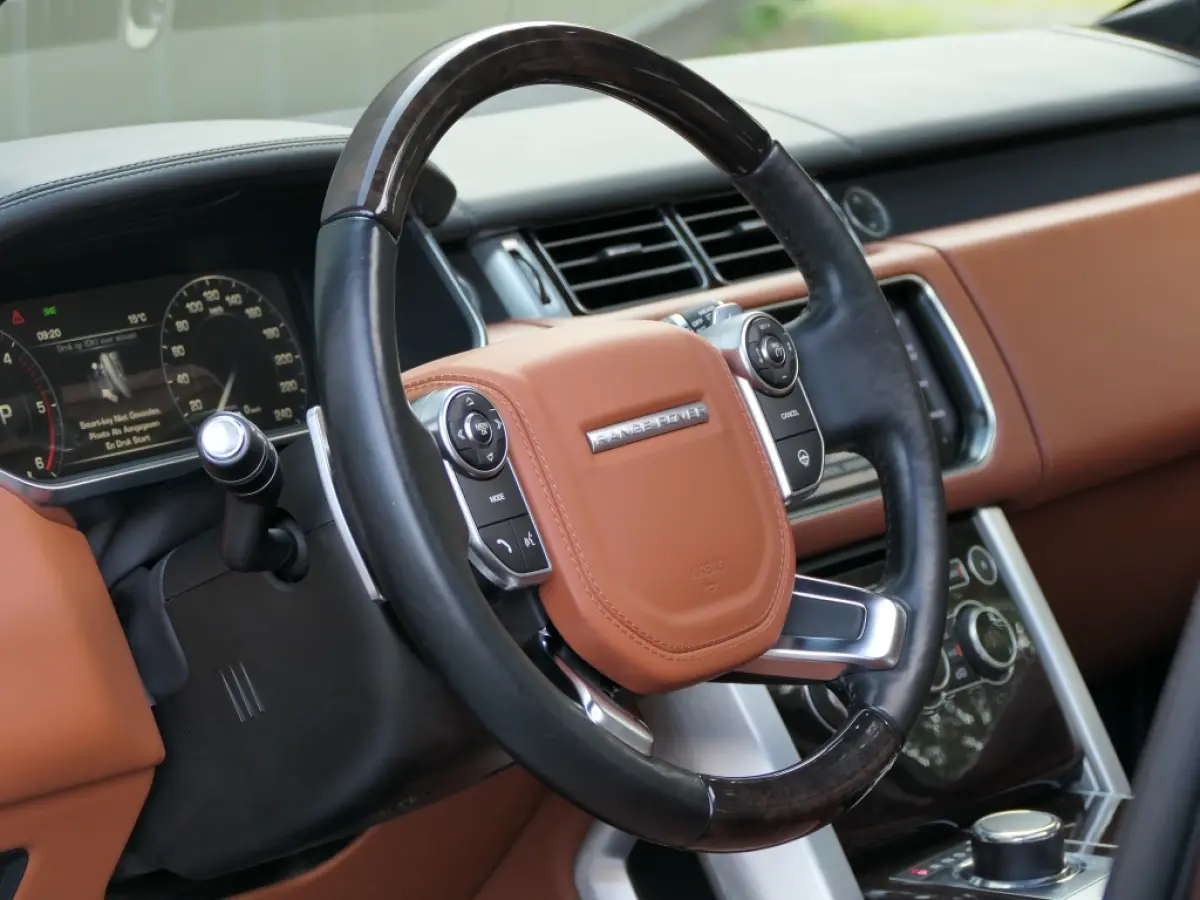 3.0 TDV6 Autobiography Panoramadak / Massage stoelen / Parkeer camera