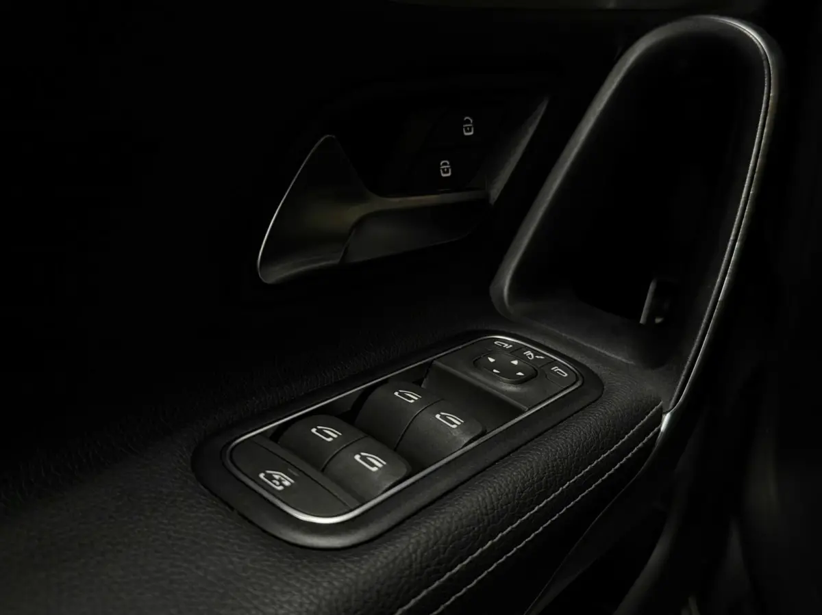 200|AMG|CRUISE|CARPLAY|CAMERA|LED