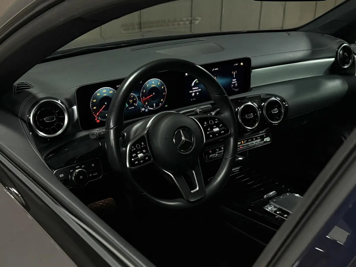 200|AMG|CRUISE|CARPLAY|CAMERA|LED