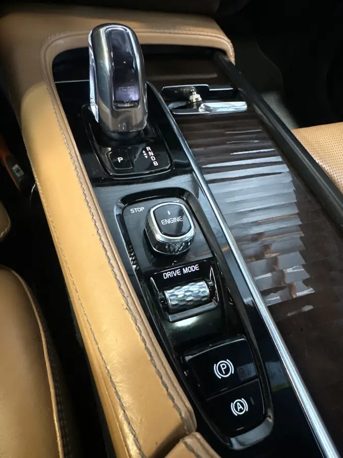 2.0 T8 Twin Engine AWD Inscription 360camera | Head-up | Panorama | Full option