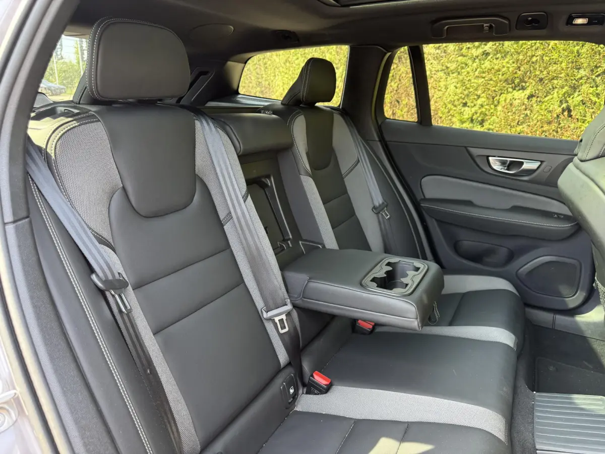T8 Plug-in hybrid AWD Plus Dark | Blis | Trekhaak | Pano dak | Keyless | Elektrische stoelen | Head up display | 360 camera | Stuur en stoel verwarming | Harman / kardon audio | Cruise contr