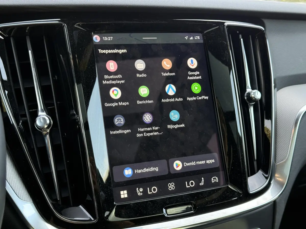 T8 Plug-in hybrid AWD Plus Dark | Blis | Trekhaak | Pano dak | Keyless | Elektrische stoelen | Head up display | 360 camera | Stuur en stoel verwarming | Harman / kardon audio | Cruise contr