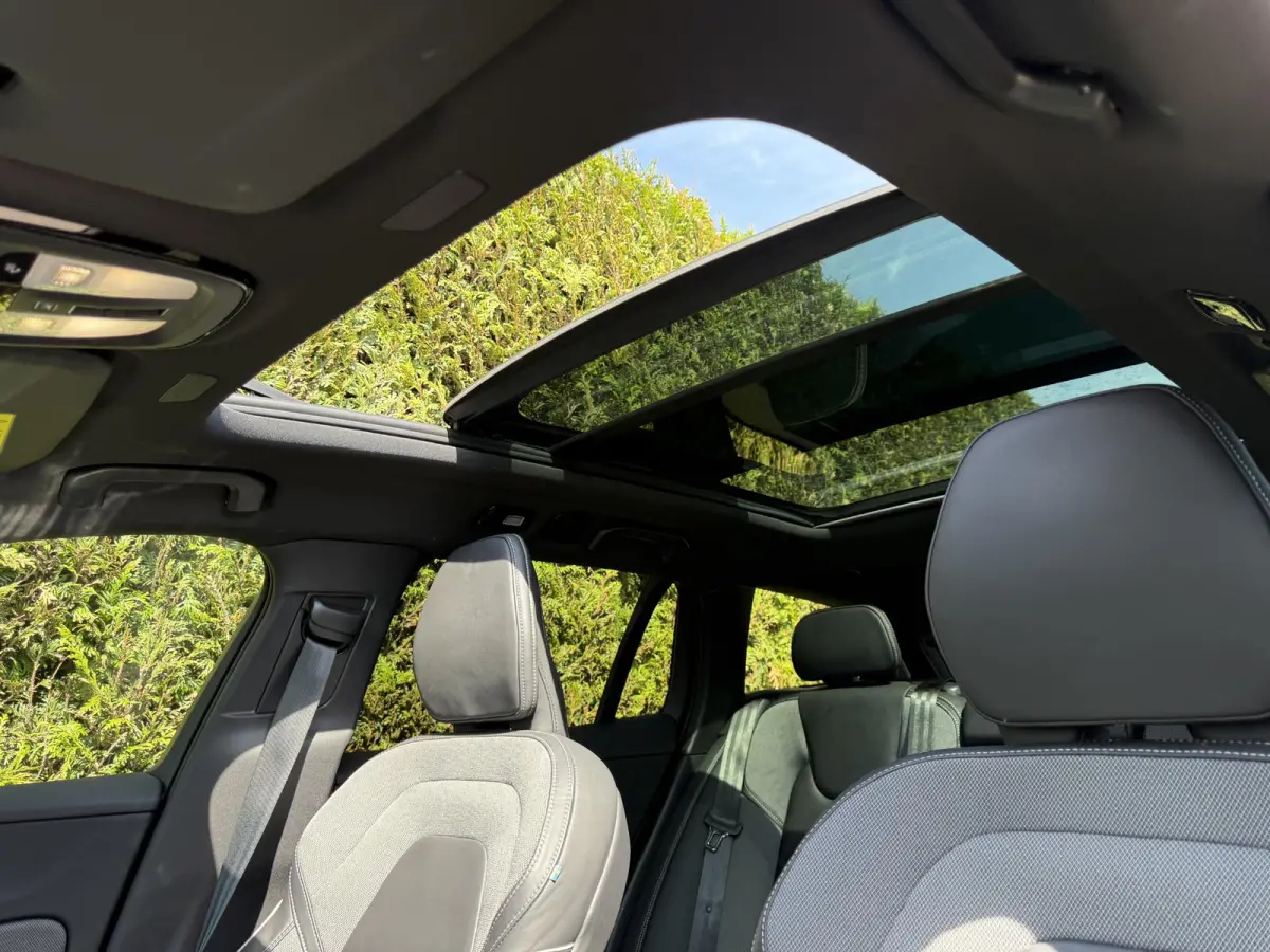 T8 Plug-in hybrid AWD Plus Dark | Blis | Trekhaak | Pano dak | Keyless | Elektrische stoelen | Head up display | 360 camera | Stuur en stoel verwarming | Harman / kardon audio | Cruise contr