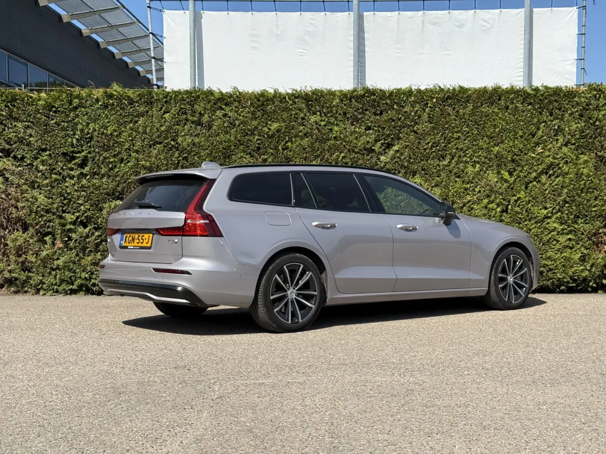 T8 Plug-in hybrid AWD Plus Dark | Blis | Trekhaak | Pano dak | Keyless | Elektrische stoelen | Head up display | 360 camera | Stuur en stoel verwarming | Harman / kardon audio | Cruise contr