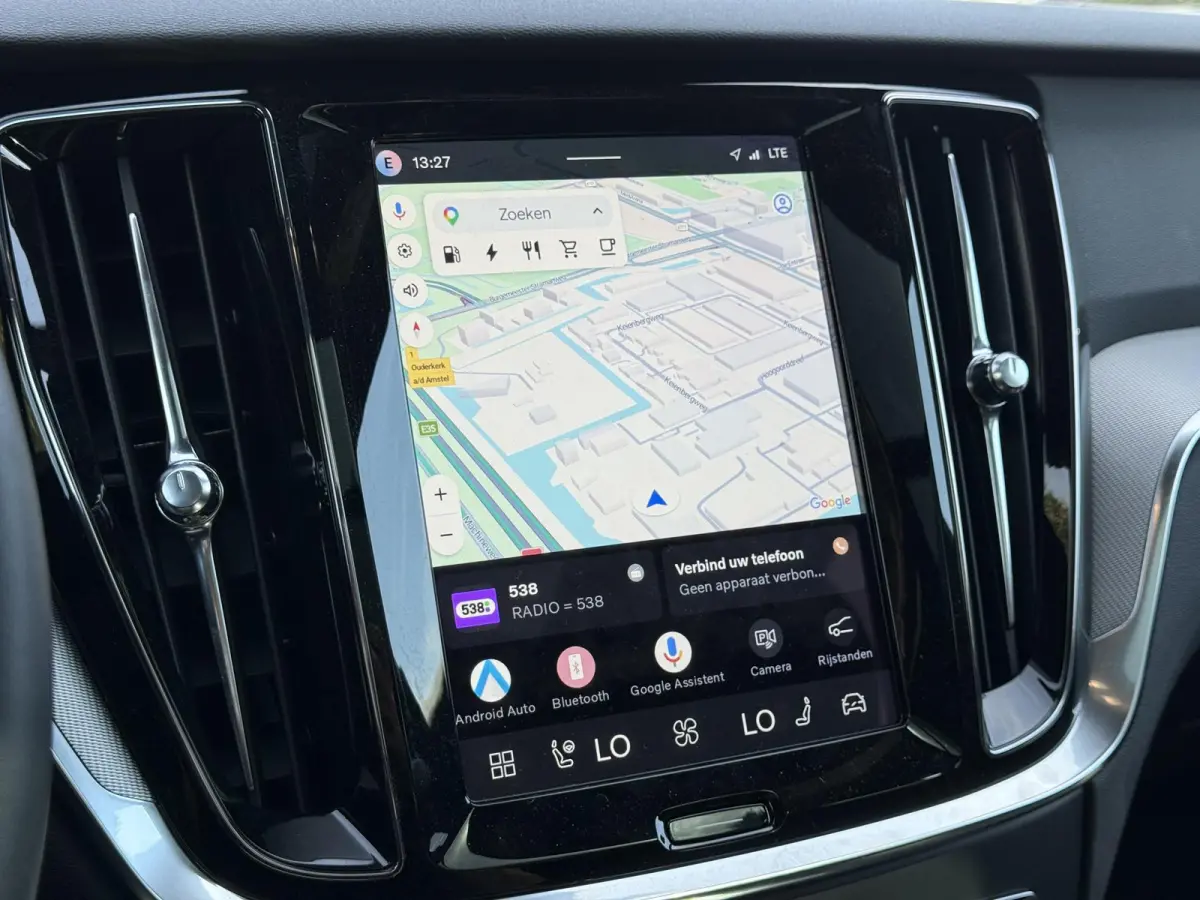 T8 Plug-in hybrid AWD Plus Dark | Blis | Trekhaak | Pano dak | Keyless | Elektrische stoelen | Head up display | 360 camera | Stuur en stoel verwarming | Harman / kardon audio | Cruise contr