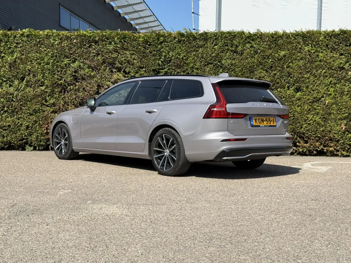 T8 Plug-in hybrid AWD Plus Dark | Blis | Trekhaak | Pano dak | Keyless | Elektrische stoelen | Head up display | 360 camera | Stuur en stoel verwarming | Harman / kardon audio | Cruise contr