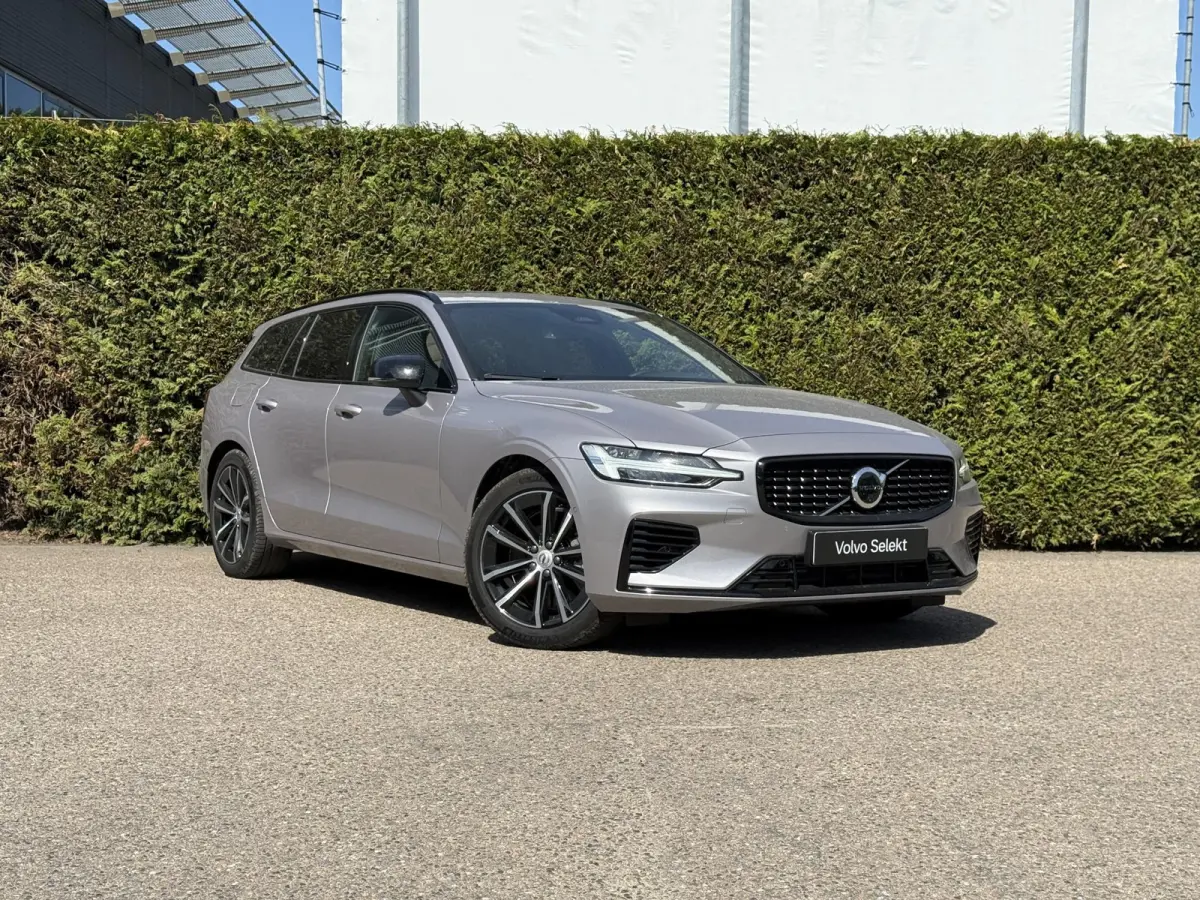 T8 Plug-in hybrid AWD Plus Dark | Blis | Trekhaak | Pano dak | Keyless | Elektrische stoelen | Head up display | 360 camera | Stuur en stoel verwarming | Harman / kardon audio | Cruise contr