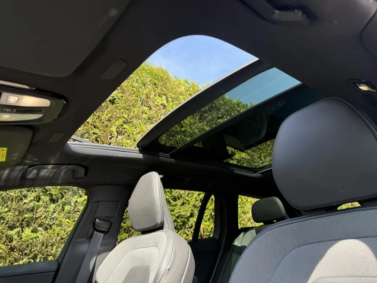 T8 Plug-in hybrid AWD Plus Dark | Blis | Keyless | Trekhaak | 360 camera | Elektrische stoelen | Head up display | Pano dak | Harman & kardon audio | Stuur en stoel verwarming | Cruise contr