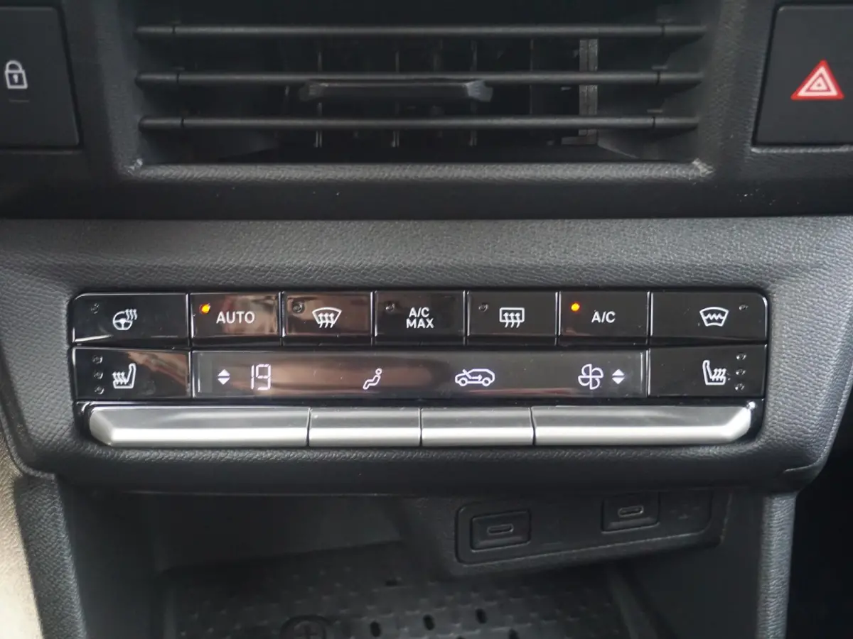 1.2 Turbo Hybrid GS Keyless entry