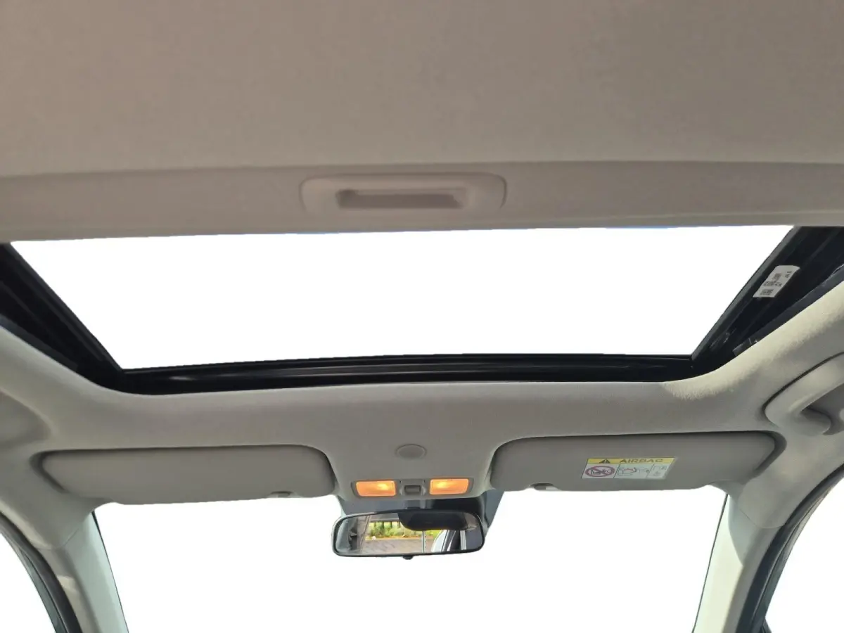1.0 DPI GT-Line | Cruise Control | Climate Control | Camera | Navigatie | Stoelverwarming | Stuurverwarming | Open Dak |