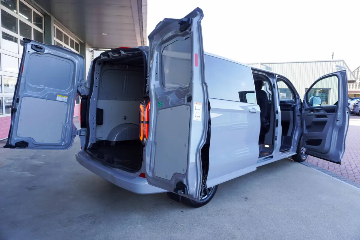 Cust. 320 L2H1 Limited 71 kWh 160KW/218PK DC. Automaat nr. V086 | Airco | Adap.Cruise | Navi | 360 Camera | Schuifdeur L+R