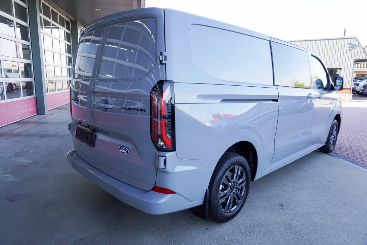 Cust. 320 L2H1 Limited 71 kWh 160KW/218PK DC. Automaat nr. V086 | Airco | Adap.Cruise | Navi | 360 Camera | Schuifdeur L+R
