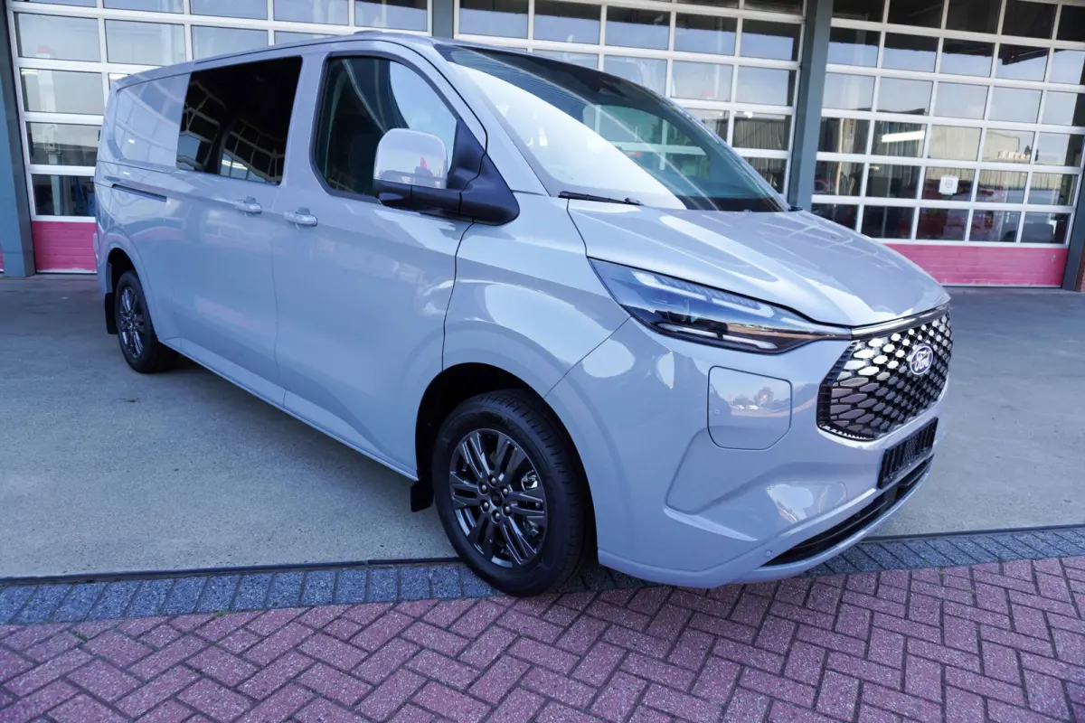 Cust. 320 L2H1 Limited 71 kWh 160KW/218PK DC. Automaat nr. V086 | Airco | Adap.Cruise | Navi | 360 Camera | Schuifdeur L+R
