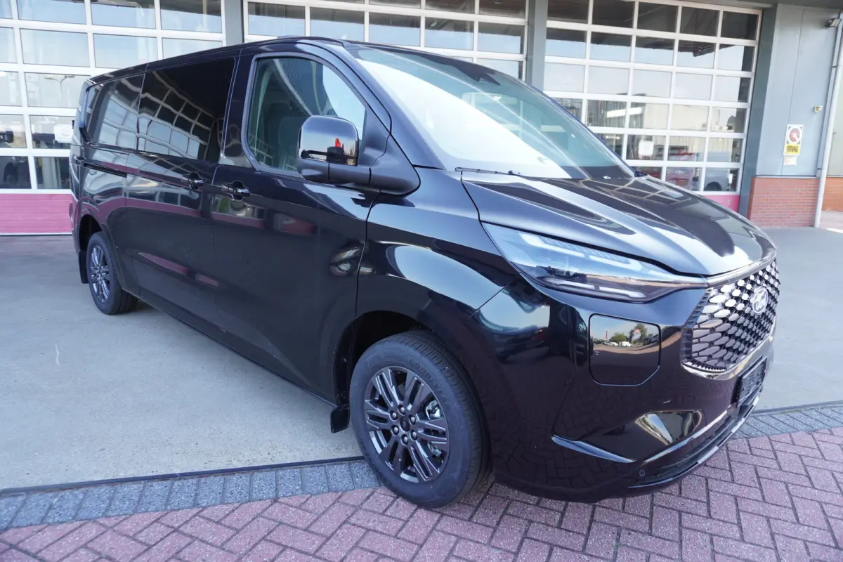 Cust. 320 L2H1 Limited 71 kWh 160KW/218PK Dubbelcab. Automaat nr. V087 | Airco | Adap.Cruise | Navi | 360 Camera | Schuifdeur L+R
