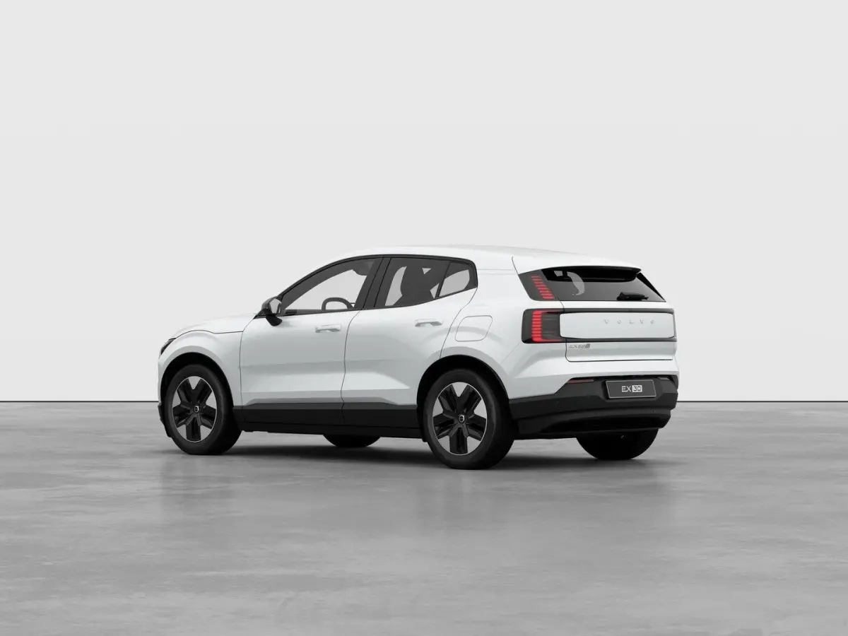 P5 Plus Europa 51 kWh | Bliss | Keyless | Stuur & stoel verwarming | Harman kardon audio |