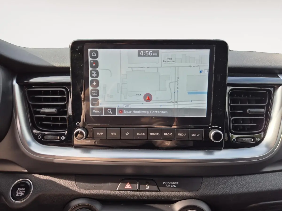 1.0 T-GDi MHEV DynamicPlusLine | Cruise Control | Climate Control | Camera | Navigatie | Parkeersensoren | Trekhaak | Zwart Dak |