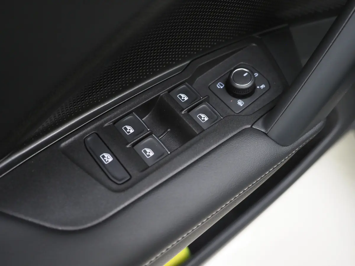 1.5 eHybrid Elegance 272PK | Leder/Alcantara | Trekhaak | Massage | 360 | Sfeerlicht | Adaptive Cruise | Matrix