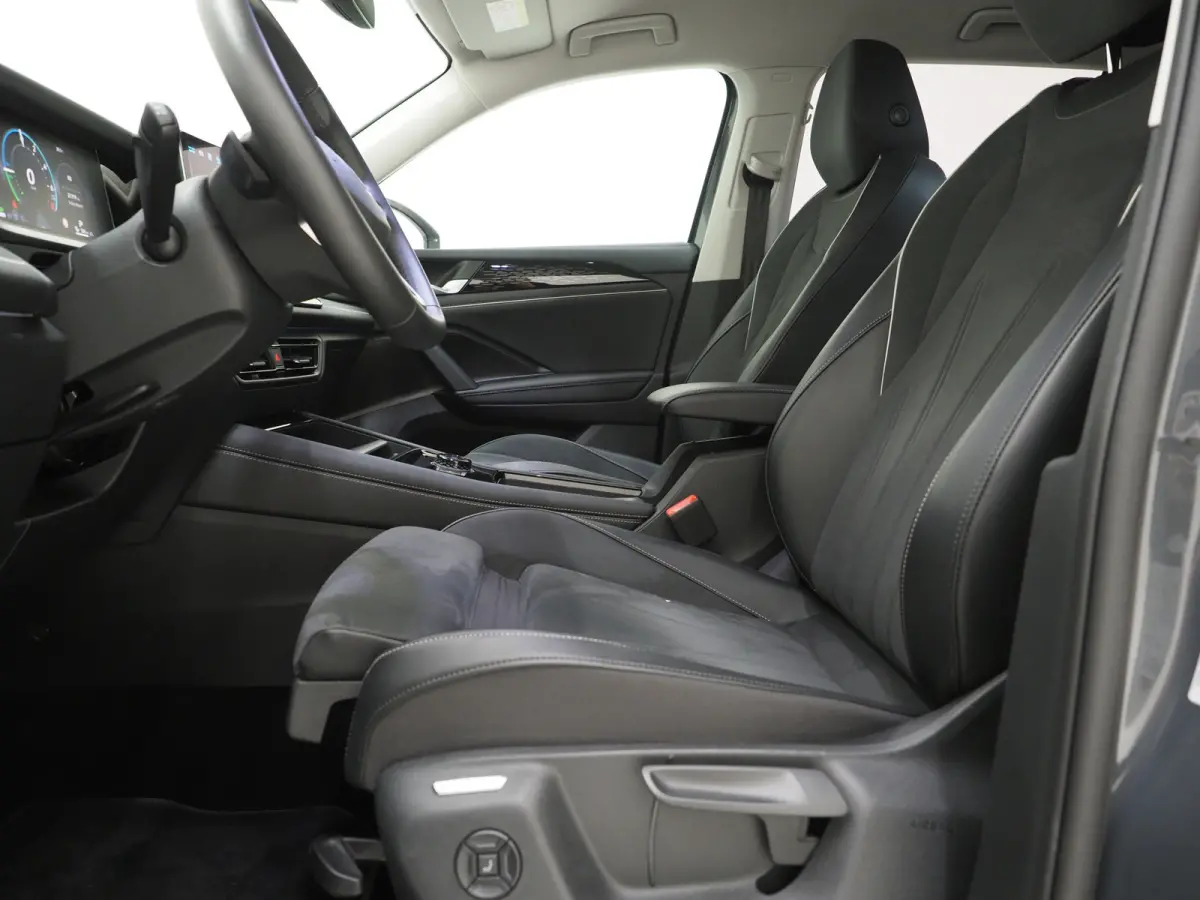 1.5 eHybrid Elegance 272PK | Leder/Alcantara | Trekhaak | Massage | 360 | Sfeerlicht | Adaptive Cruise | Matrix