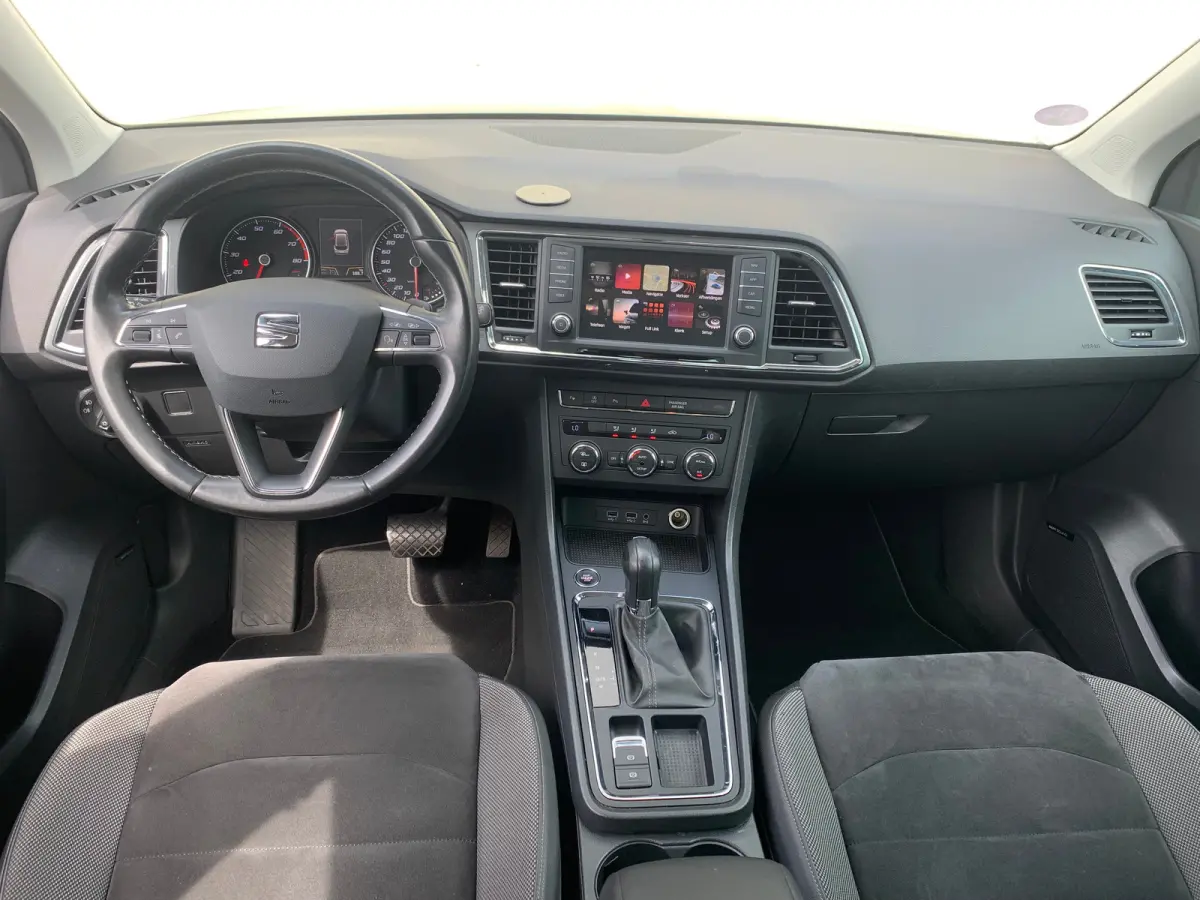 1.4 EcoTSI Xcellence Airco | Camera | Cruise Control | DAB | LED | LMV 17" | Navi | PDC V&A |