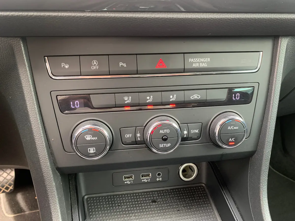 1.4 EcoTSI Xcellence Airco | Camera | Cruise Control | DAB | LED | LMV 17" | Navi | PDC V&A |
