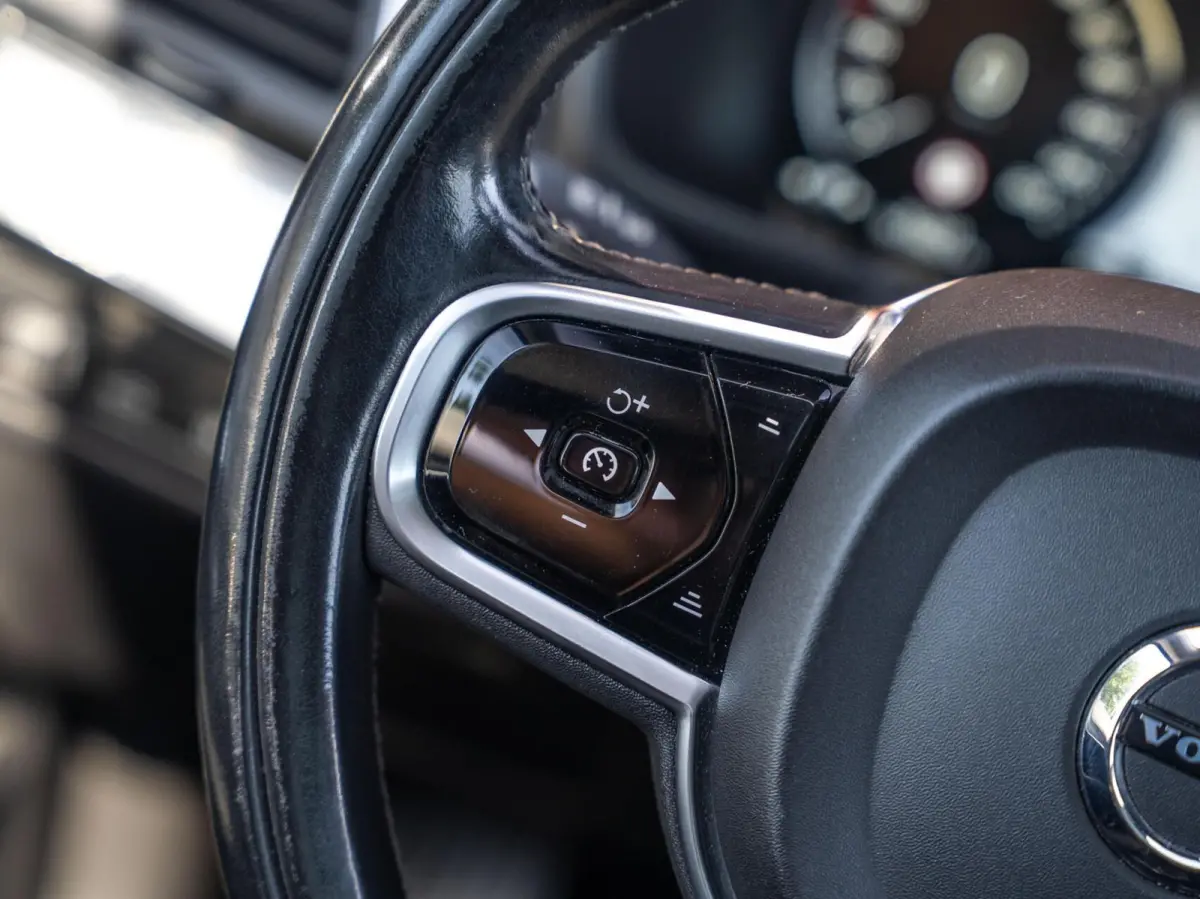 2.0 T8 Twin Engine AWD Inscription|PANO|ACC|21'