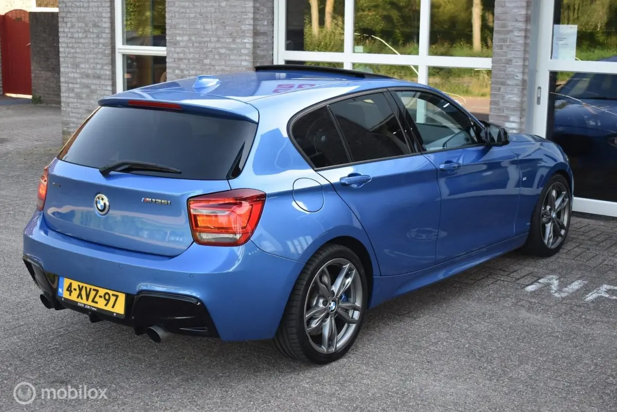M135i xDrive High Executive Cruise Stoelv Goed onderhoud