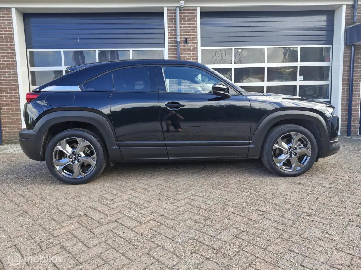 e-SkyActiv 145 First Edition 36 kWh
