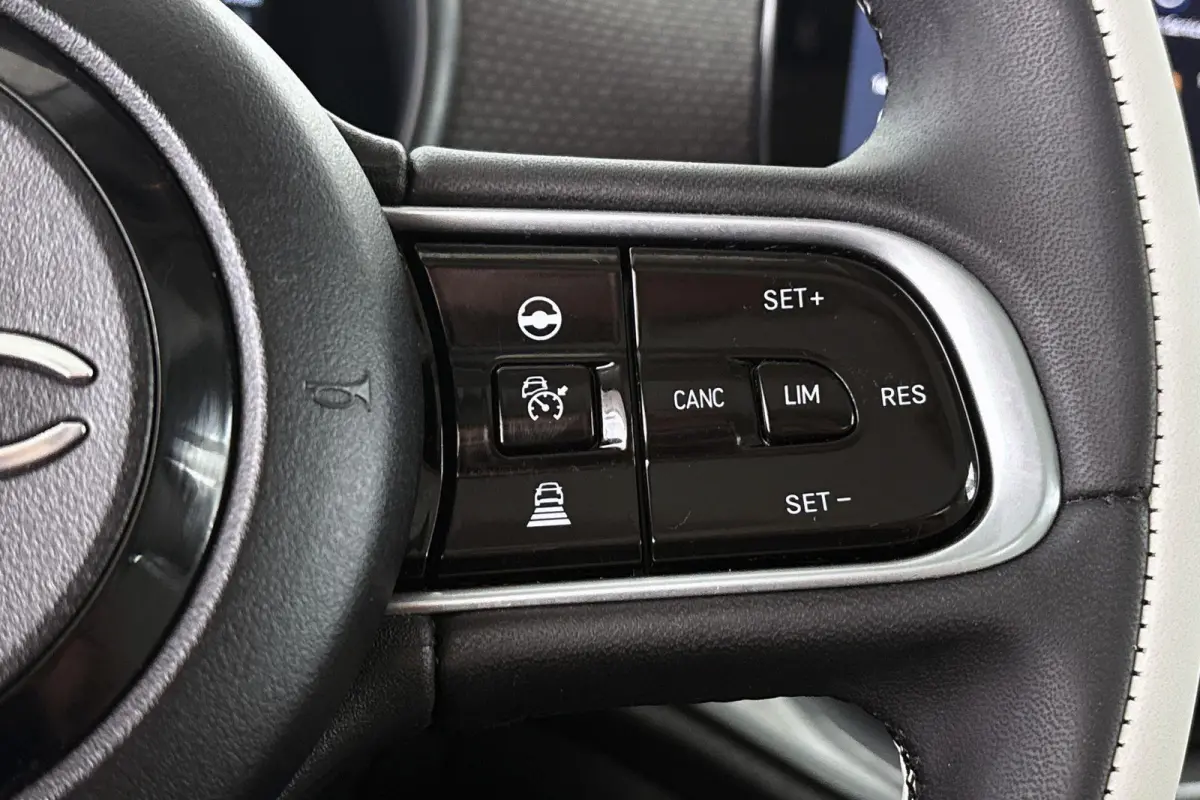 3+1 La Prima 42 kWh Panoramadak Stoelverwarming Camera Apple CarPlay
