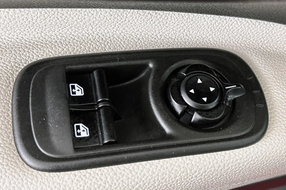 3+1 La Prima 42 kWh Panoramadak Stoelverwarming Camera Apple CarPlay