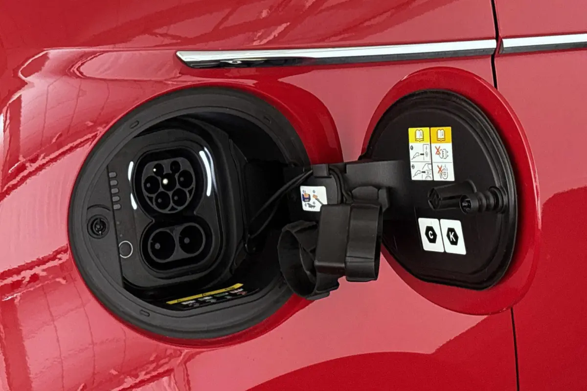 3+1 La Prima 42 kWh Panoramadak Stoelverwarming Camera Apple CarPlay