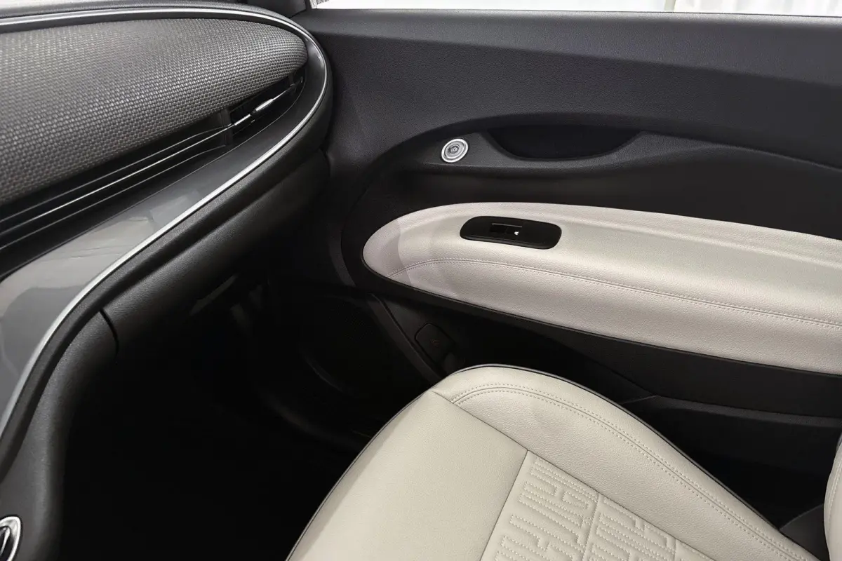 3+1 La Prima 42 kWh Panoramadak Stoelverwarming Camera Apple CarPlay
