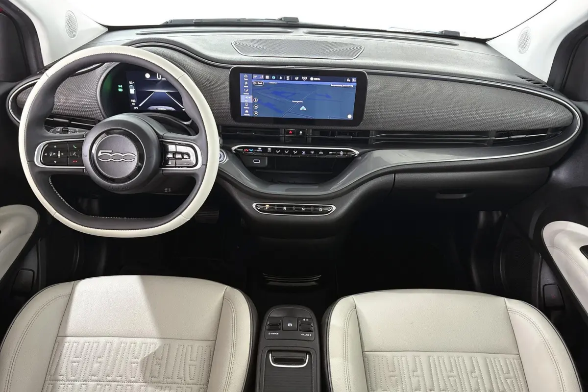 3+1 La Prima 42 kWh Panoramadak Stoelverwarming Camera Apple CarPlay