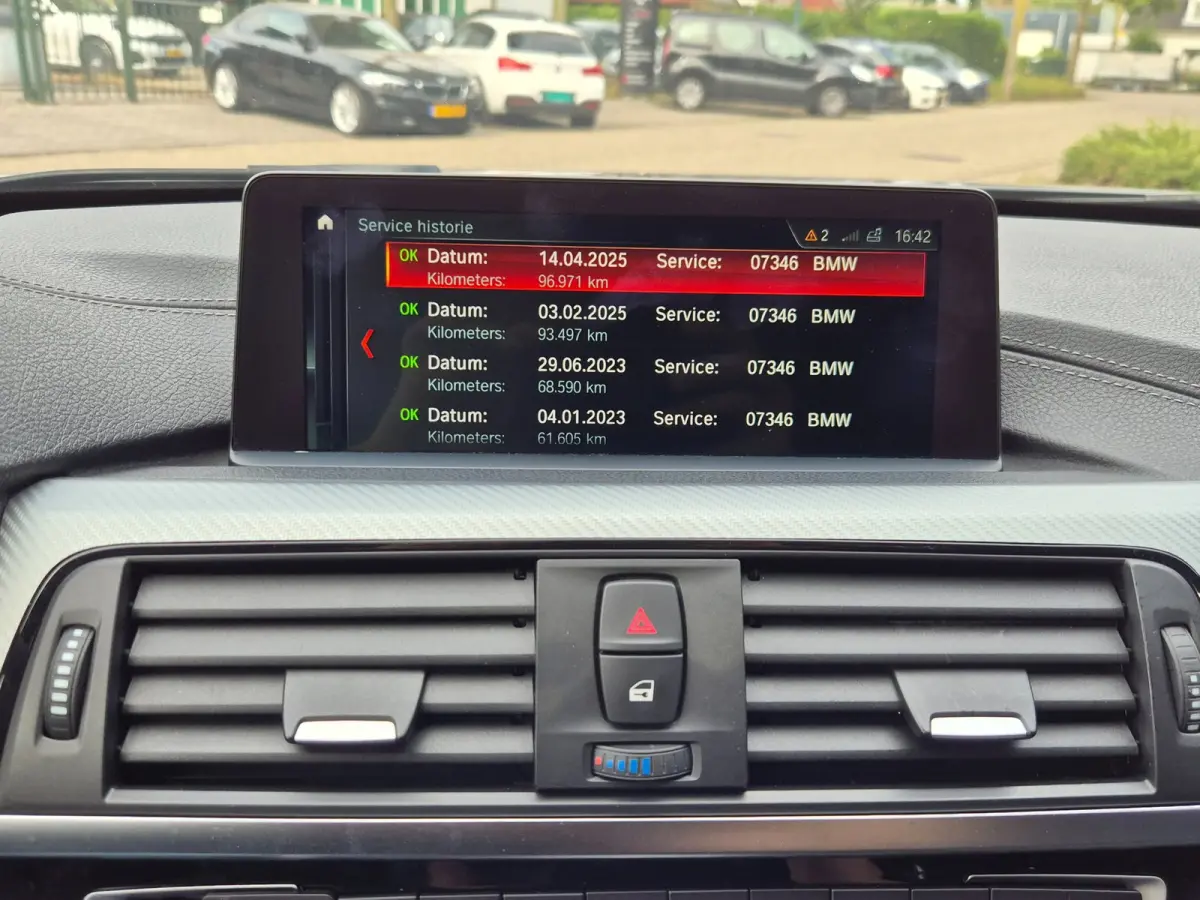 M Sport PANO HUD Apple CarPlay Trekhaak Alcantara HiFi Inklapbare spiegels NAP Corporate Lease Executive