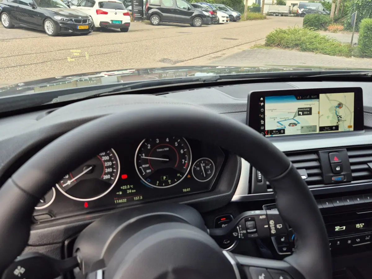 M Sport PANO HUD Apple CarPlay Trekhaak Alcantara HiFi Inklapbare spiegels NAP Corporate Lease Executive