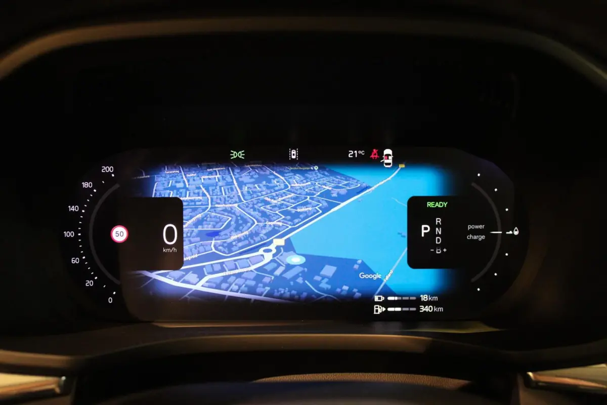 2.0 T6 Plug-in hybrid AWD Plus Dark LUCHTV | PANO