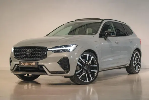 2.0 T6 Plug-in hybrid AWD Plus Dark LUCHTV | PANO