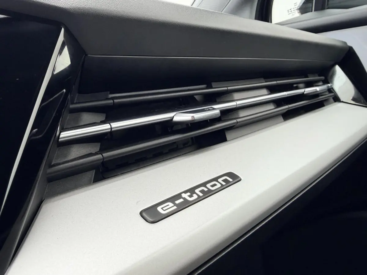 40 Launch edition Advanced Plus 77 kWh 1e eig|Carplay|Warmtepomp|Dealer OH|