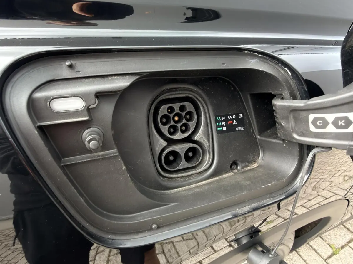 40 Launch edition Advanced Plus 77 kWh 1e eig|Carplay|Warmtepomp|Dealer OH|