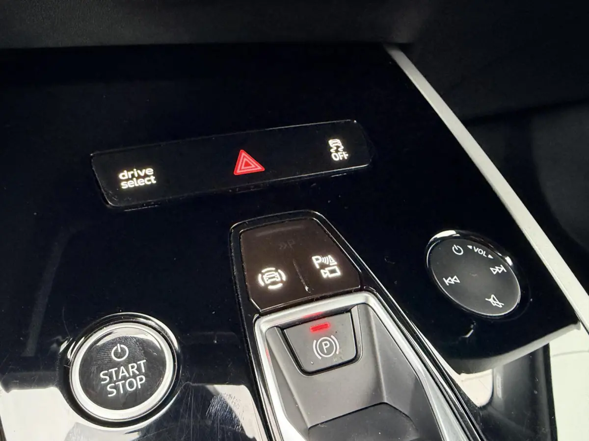 40 Launch edition Advanced Plus 77 kWh 1e eig|Carplay|Warmtepomp|Dealer OH|