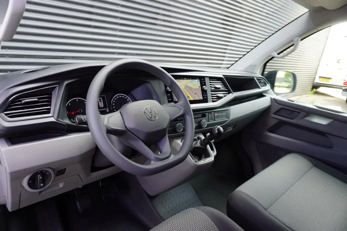 2.0 TDI L1H1 28 110pk Trekhaak Navigatie Apple Carplay Parkeersensoren Achterklep Airco
