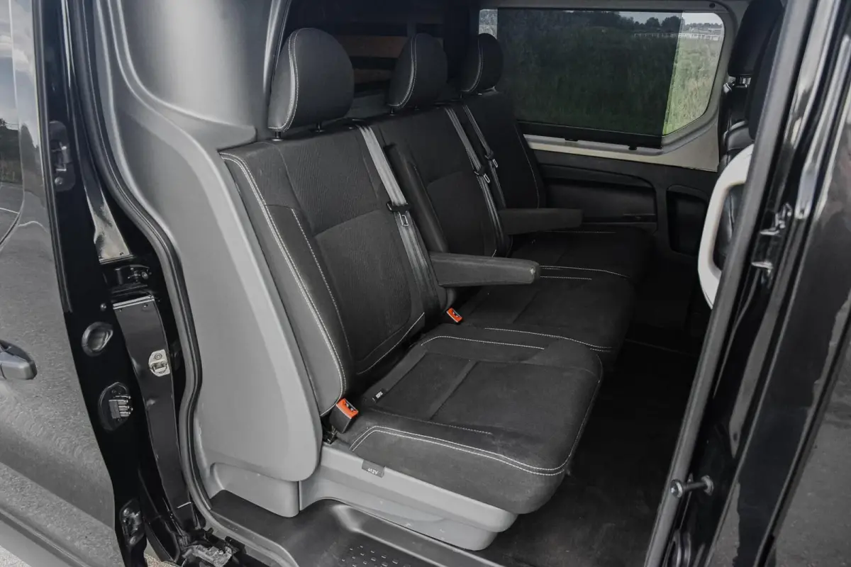 bestel 2.0 dCi 145 T29 L2H1 DC Luxe