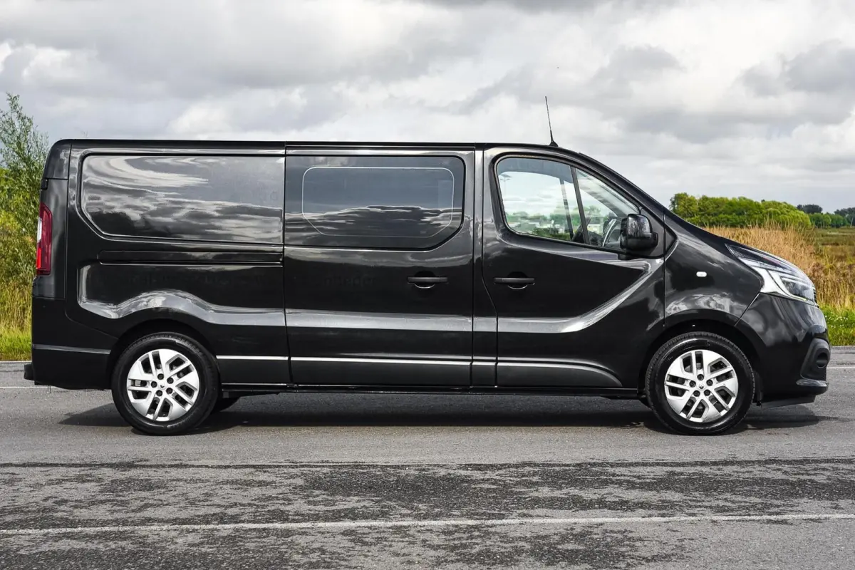 bestel 2.0 dCi 145 T29 L2H1 DC Luxe