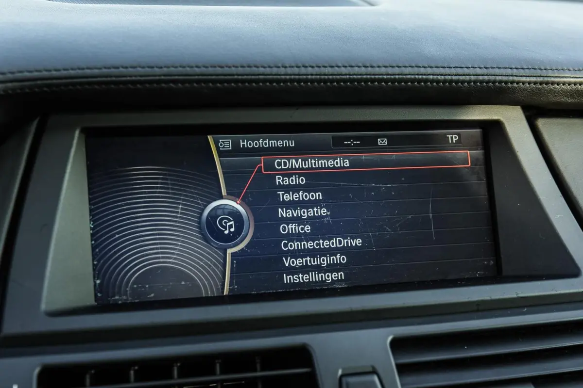 M 4.4 V8 555PK LCI | Pano | Soft-Close | Standkachel