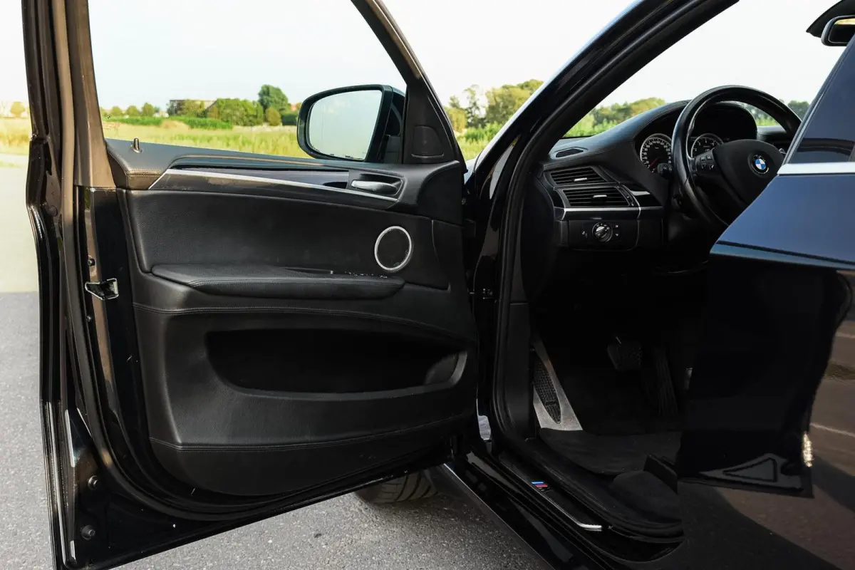 M 4.4 V8 555PK LCI | Pano | Soft-Close | Standkachel