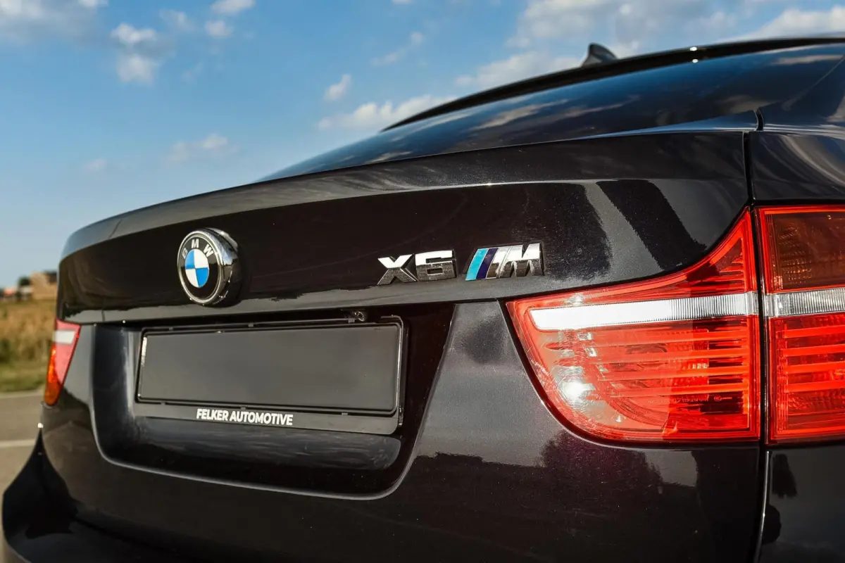 M 4.4 V8 555PK LCI | Pano | Soft-Close | Standkachel