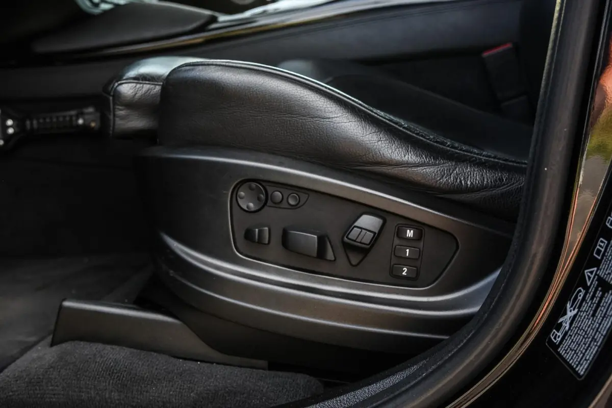 M 4.4 V8 555PK LCI | Pano | Soft-Close | Standkachel