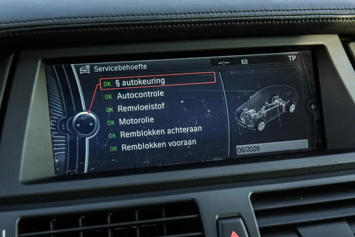 M 4.4 V8 555PK LCI | Pano | Soft-Close | Standkachel