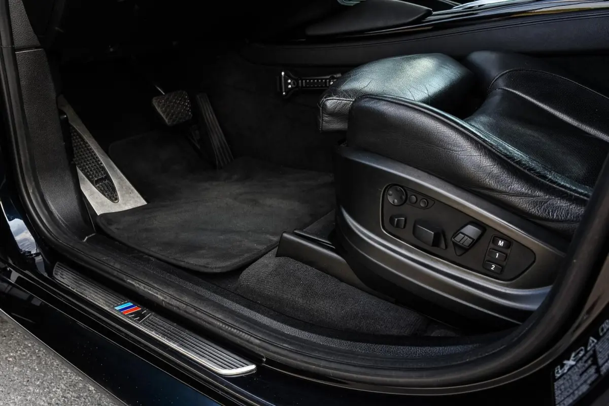 M 4.4 V8 555PK LCI | Pano | Soft-Close | Standkachel