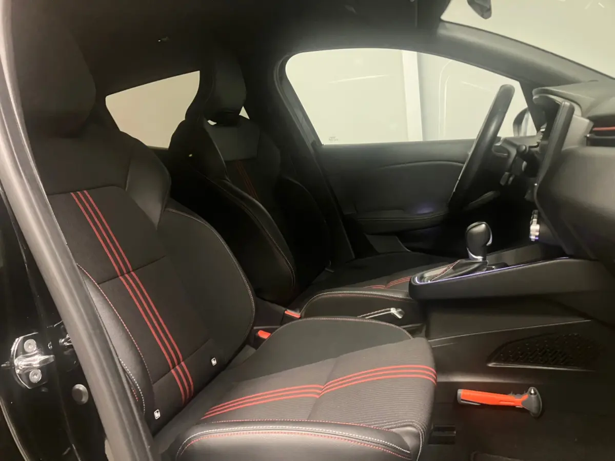 1.6 E-Tech Hybrid 140 R.S. Line | RS| LED | Camera | Navigatie | Trekhaak | Eerste eigenaar |
